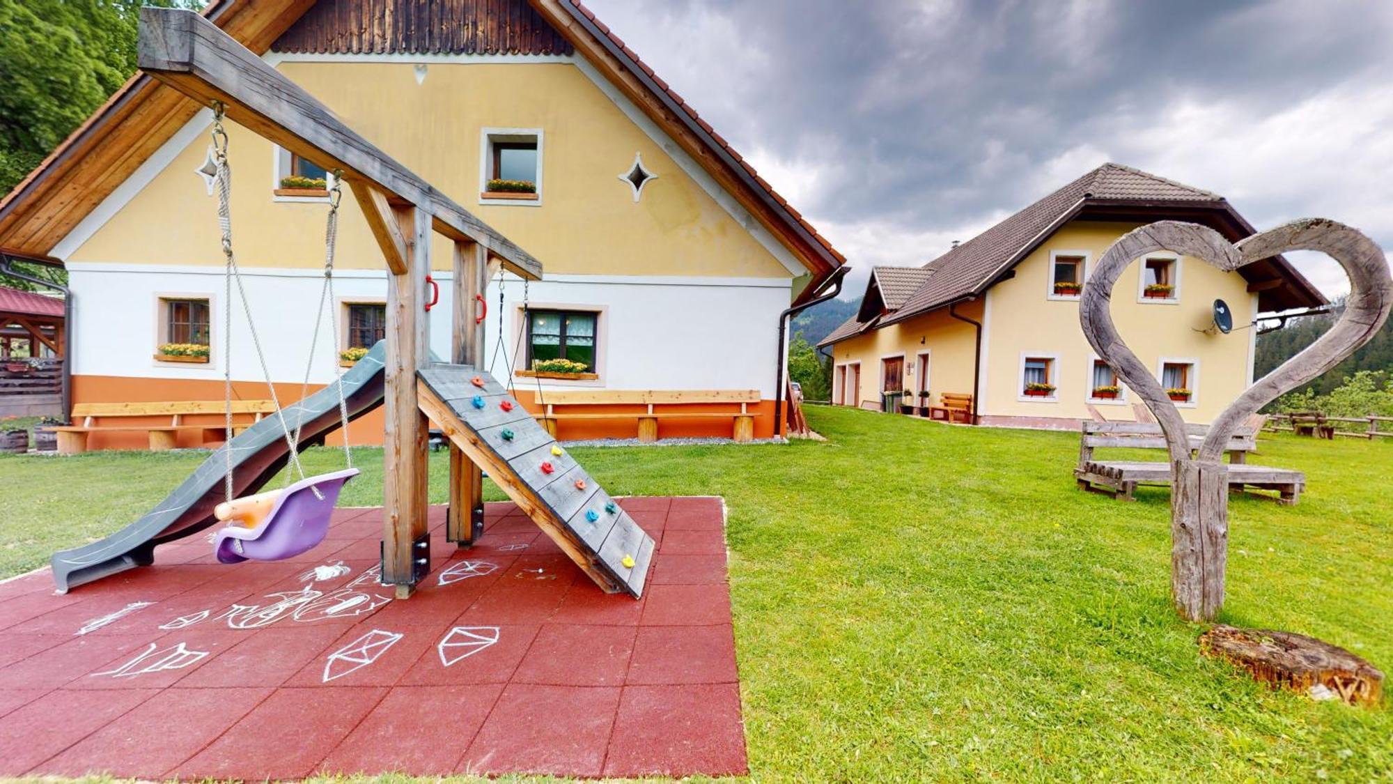 Tourist Farm Gradisnik Apartment Solcava Bagian luar foto